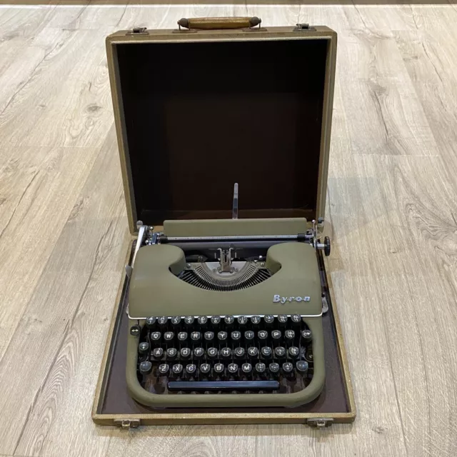 Vintage 1950s byron portable typewriter w/ case -fully working order Rare