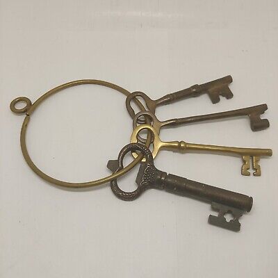 Vintage Large Brass Skeleton Keys On Ring Decorative Set of 4