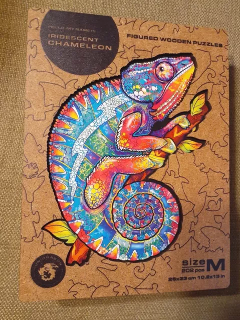 UNIDRAGON Wooden Jigsaw Puzzle IRIDESCENT CHAMELEON Medium 202 pcs complete XC