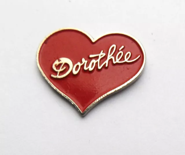 RNT/ Pin's coeur Dorothée