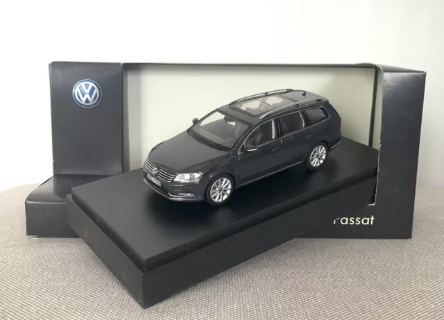 Volkswagen Passat Variant B7 - 1/43 scale - VW Schuco modelcar