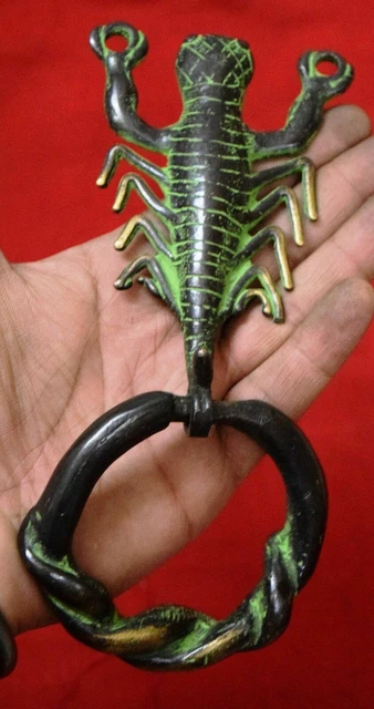 Ancien Style Scorpion Forme Porte Heurtoir Main Laiton Domestique Cloche CJ18