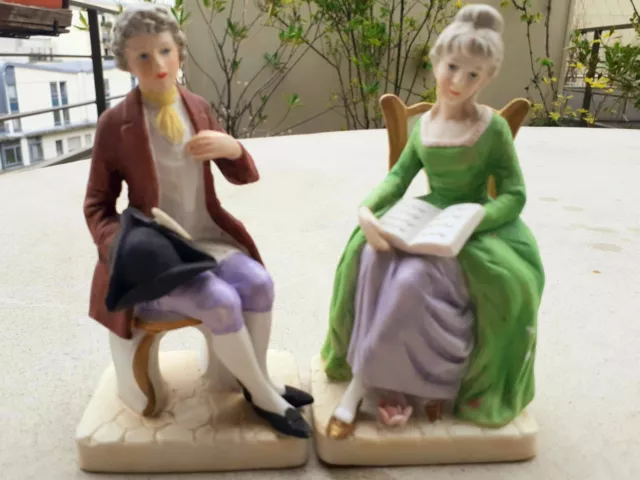 2 figurines en biscuit polychrome un homme et une femme
