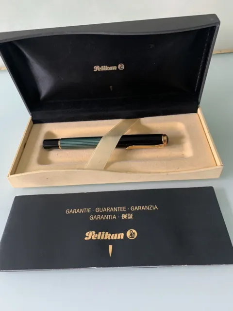 Pelikan Füller M400, gebraucht, grün schwarz gestreift