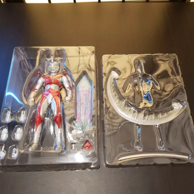 Bandai Ultra-Act ULTRAMAN ACE 6" Action Figure Tamashii Nations PREOWNED 3