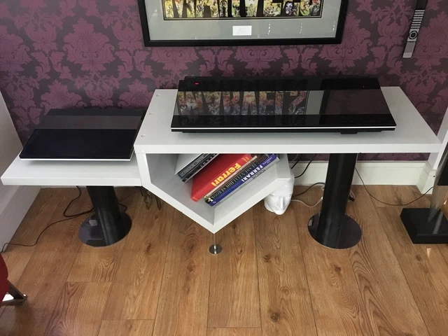 Bang & Olufsen “Attyca 2” オーディキャビネット BANG & OLUFSEN. stereo system, 10 pieces, media bench “Attyca 2