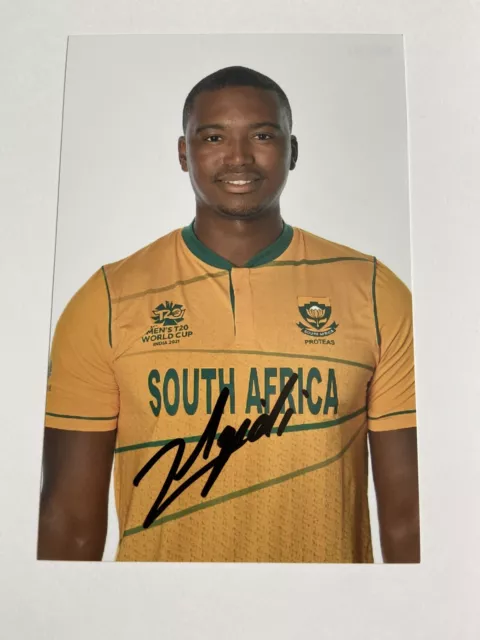 Lungi Ngidi - SOUTH AFRICA CRICKET SIGNED 6X4 PHOTO