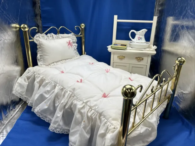 PLEASANT COMPANY AMERICAN Girl Samantha Brass Bed, Bedding & Nightstand  Complete $85.00 - PicClick
