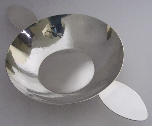 MID CENTURY MODERN PLANNISHED SOLID STERLING SILVER WHISKY QUAICH CUP 106g