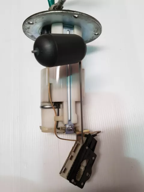 Suzuki GSR750 fuel pump