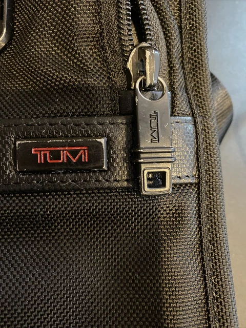 Tumi  Pocket Small  Bag Alpha 3 - Crossbody 2