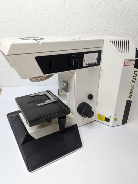 Leitz/Leica DMRM Mikroskop-Stativ, Auflicht 6x M32 Objektiv Rev., Elektronik def