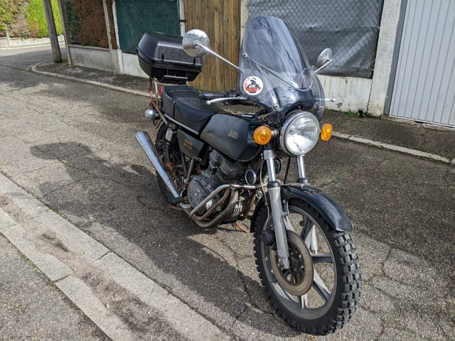 Moto Yamaha XS 500 de 1976 – A restaurer – Avec équipements pr roulage hivernal