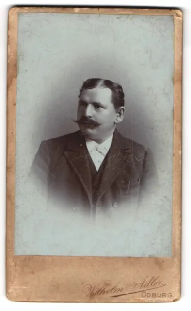 Fotografie Wilhelm Adler, Coburg, Allee 6, Portrait stattlicher Herr mit Vollba