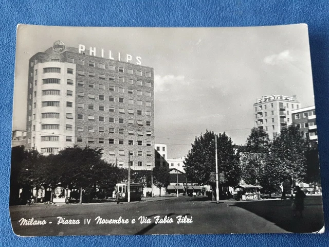Cartolina Viaggiata Milano Piazza IV Novembre e Via Fabio Filzi con Tram
