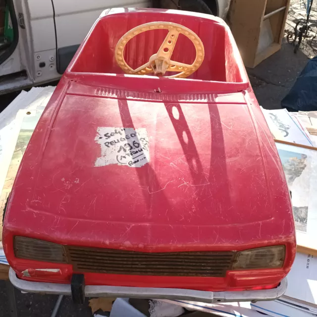 voiture à pédales ancienne