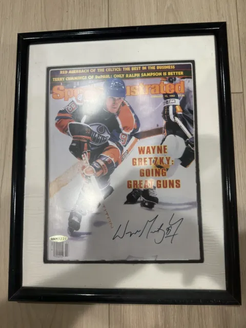 WAYNE GRETZKY Signed OILERS 8x10 PHOTO w/Gretzky Hologram HOF/PAAS COA.