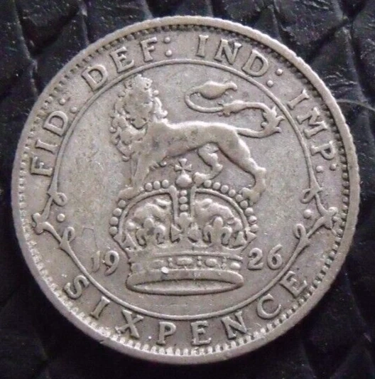 1926 GEORGE V SILVER SIXPENCE  ( 50% Silver )  British 6d Coin.   923