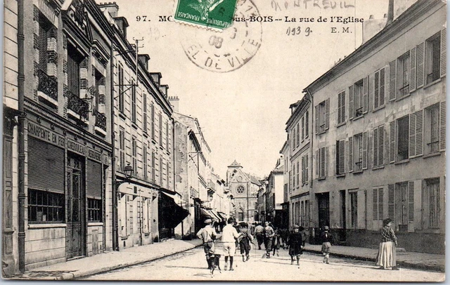 93 MONTREUIL SOUS BOIS - la rue de l'eglise.