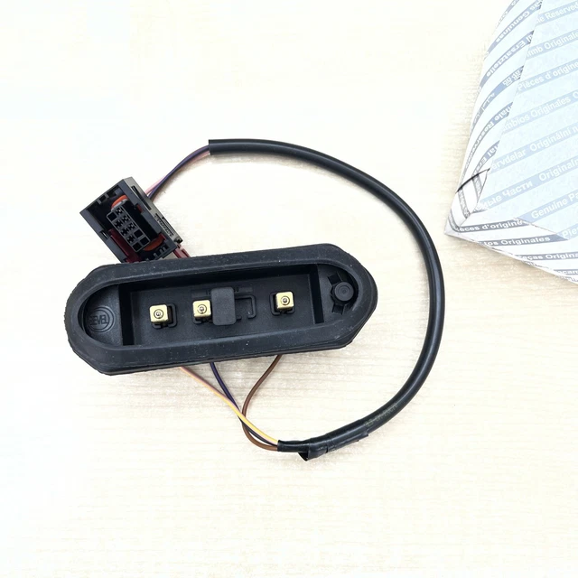 FIAT / CITROEN /PEUGEOT Relay Boxer Sliding Door Contact Plate Part