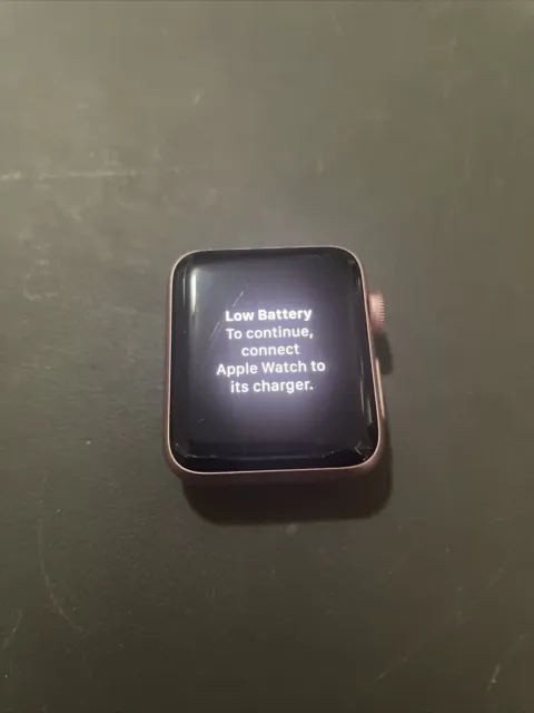 Apple Watch Serie 2 38 mm GPS Aluminium Gehäuse - (MNW2LL/A) - rissig