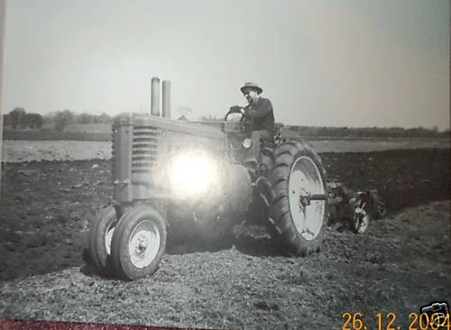 John Deere LATE STYLED Model A Tractor  1998 Two Cylinder Magazine