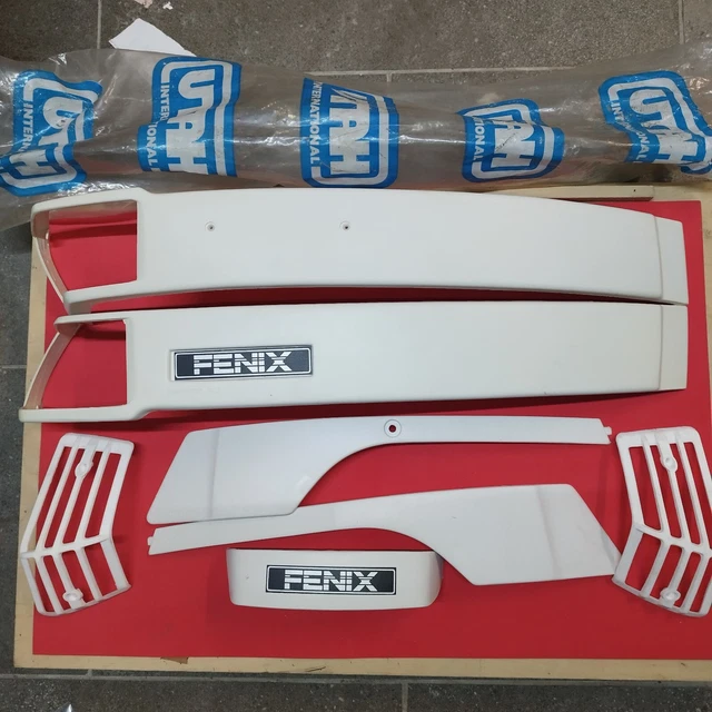 Kit Modanature Paracolpi Utah Fenix X Piaggio Vespa Px. Kit Modanature Paracolpi Utah Fenix X Piaggio Vespa Px.