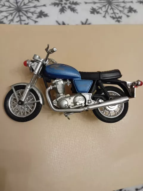 Polistil Norton Commando 750. 1/15 Scale