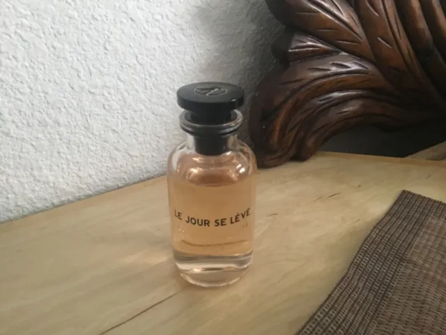 El nuevo cofre de Louis Vuitton que alberga su colección de perfumes en  miniatura