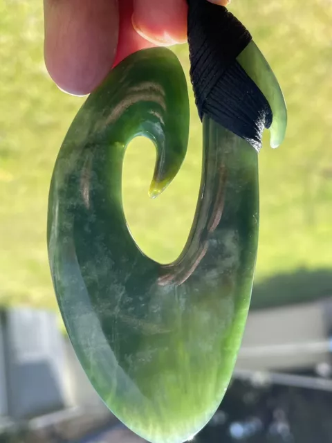 BIG "CHATOYANT TOTOWEKA" Nephrite Greenstone Pounamu NZ Jade Hei MATAU FISH HOOK
