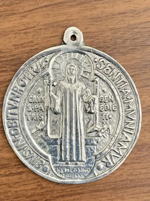 Grand médaillon double face en étain Saint-Benoît NEUF AVEC ÉTIQUETTE / Medallon de San Benito
