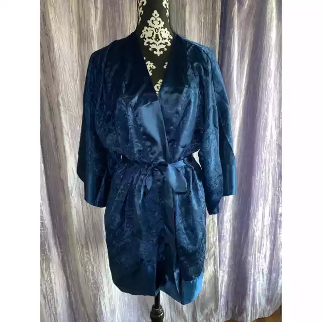 Navy OSFM Gold Label Victoria’s Secret robe inside tie and belt