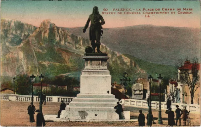 CPA Valence Place du Champ deMars ,Statue General Championnet FRANCE (1091780)