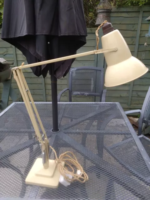 Vintage Herbert Herry Anglepoise lamp.