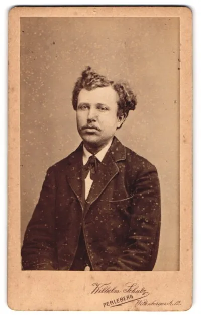 Photography Wilhelm Schulz, Perleberg, Wittenbergerstr. 12, Young Man in a Suit