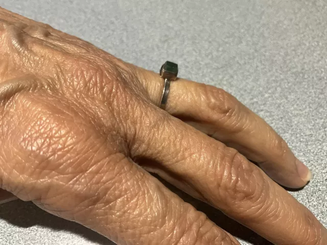 TAXCO ARTISAN MADE  MEXICO SMALL Sterling Silver Jadeite Ring Size 6
