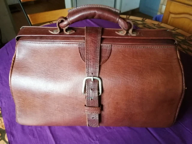 tres belle sacoche medecin  en cuir doublé satin *)*