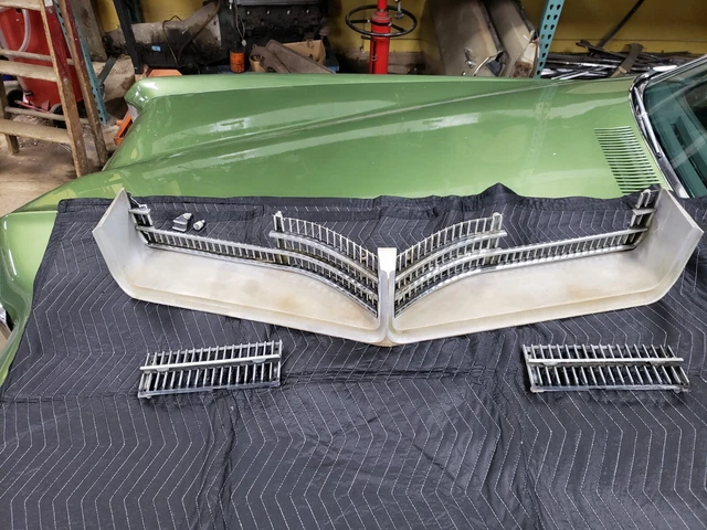 Original Grille 1969 Buick Riviera Grill w Headlight Covers Plastic Front Trim 2