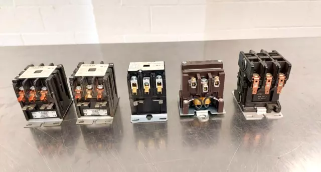 Lot of 5   Contactors 3 pole 208/240 volt  - SIemens ,Cutler Hamer   NOS
