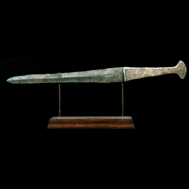 Near Eastern bronze short sword Y4108
