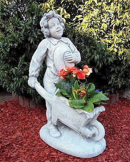 GARTENFIGUR, STEINFIGUR &JUNGE mit Schubkarre" bepflanzbar Steinguss
