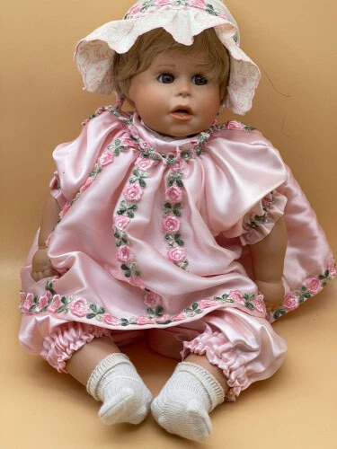Poupée d'artiste poupée porcelaine 45 cm excellent état voir photos