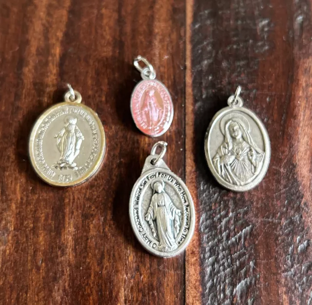 Juego de 4 Medallas Milagrosas/Sagrado Corazón de la Virgen María de Colección; Hechas en Italia