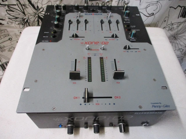 Allen & Heath XONE 02 2 channel Battle Scratch Dj mixer Allen & Heath XONE 02 2 channel Battle Scratch Dj mixer