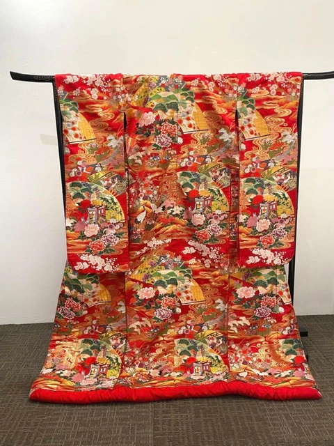 Japanese Kimono Uchikake Luxurious Wedding Pure Silk flower pattern red japan