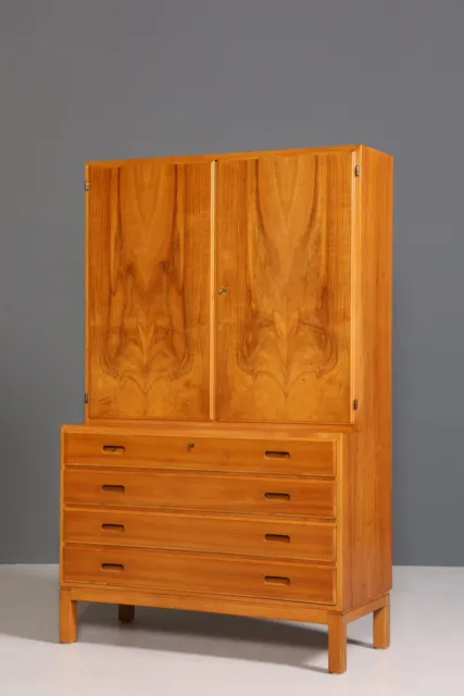 Wunderschöner Mid Century Schrank Danish Design Nussbaum Holz Kommode