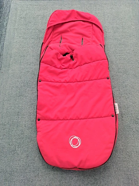 Precioso manguito rojo Bugaboo. ¡Se adapta a cámara, abeja, burro, búfalo y zorro!