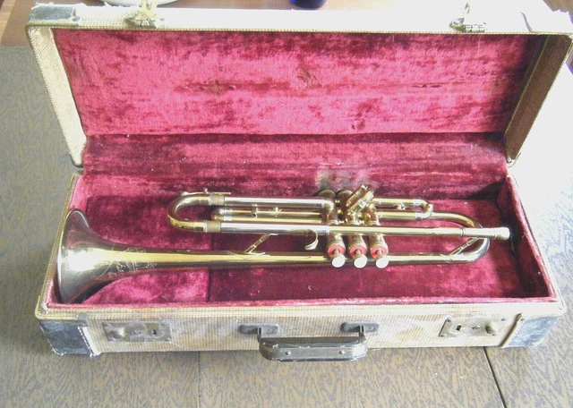 Good Vintage Special York Hallmark Trumpet Gold Tone Bach Mouthpiece