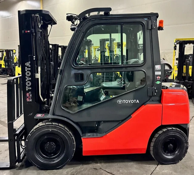 2020 Toyota 8FGU25 5000 LB 3 Stage Mast LP Gas Enclosed Forklift - Reconditioned
