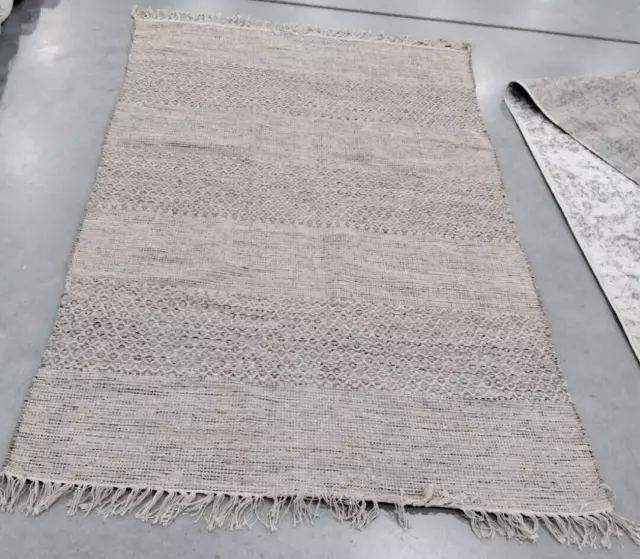 IVORY / STEEL GREY 4' X 6' Back Stain Rug, Reduced Price 1172737234 MTK330M-4